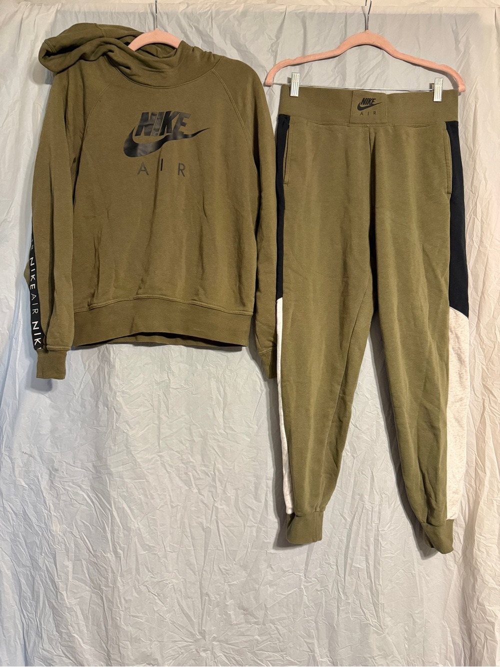 Nike Air Men’s Medium Matching Hoodie Jogger Set Olive Green Black Sweat Suit
